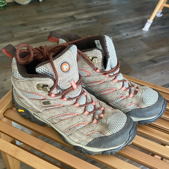 Hiking boots - Picture 2 of 6